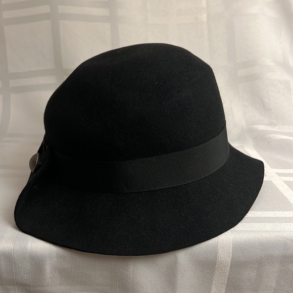 COPY - Patricia Underwood, QUEEN of legendary hats. Blk felt hat - Picture 2 of 5